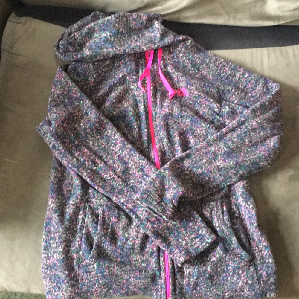 North face hoodie size large (only worn once)